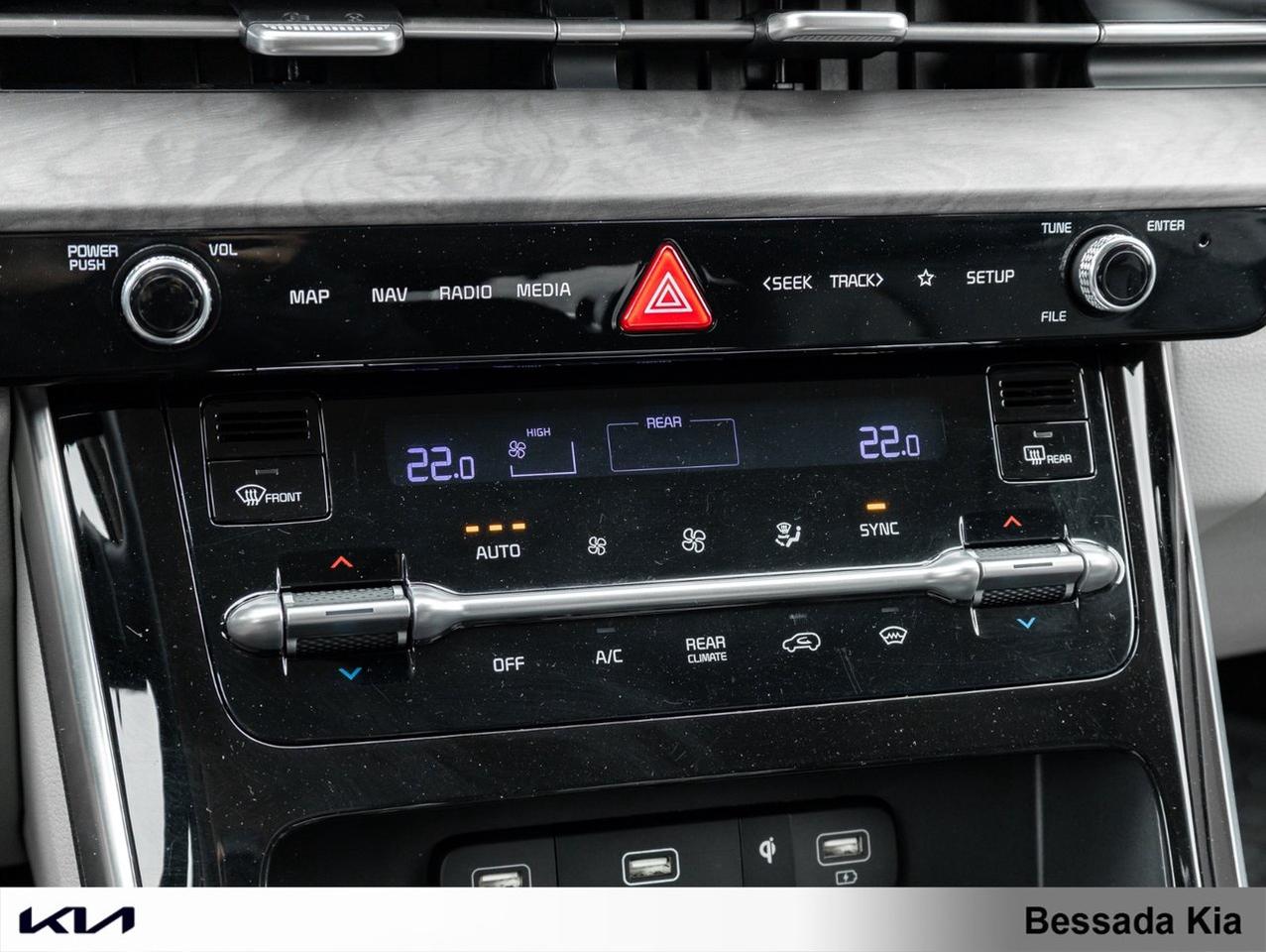 2024 Kia Carnival EX+ Photo