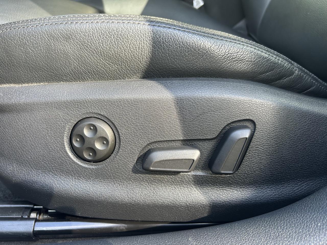 2019 Audi A3 Progressiv SUNROOF, LEATHER, HEATED SEATS, LOADED! Photo
