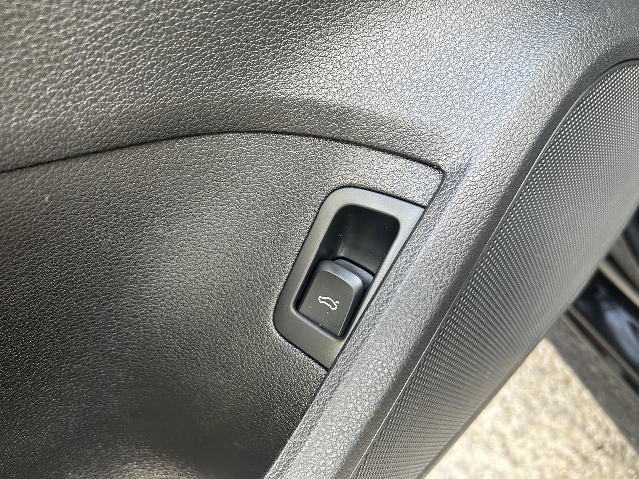 2019 Audi A3 Progressiv SUNROOF, LEATHER, HEATED SEATS, LOADED! Photo
