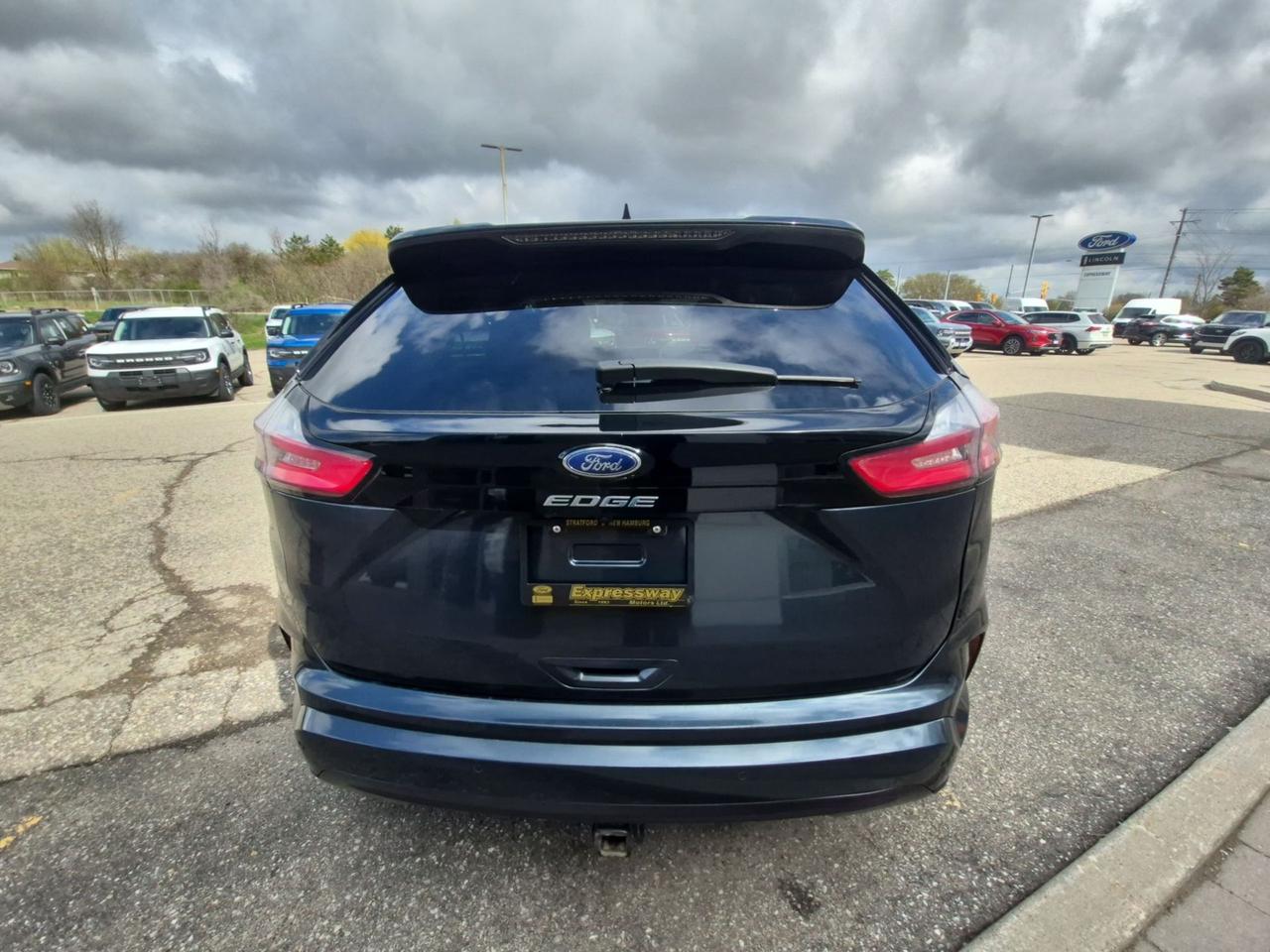 2024 Ford Edge ST LINE, PREVIOUS DEMO! PANO ROOF, HEATED SEATS Photo