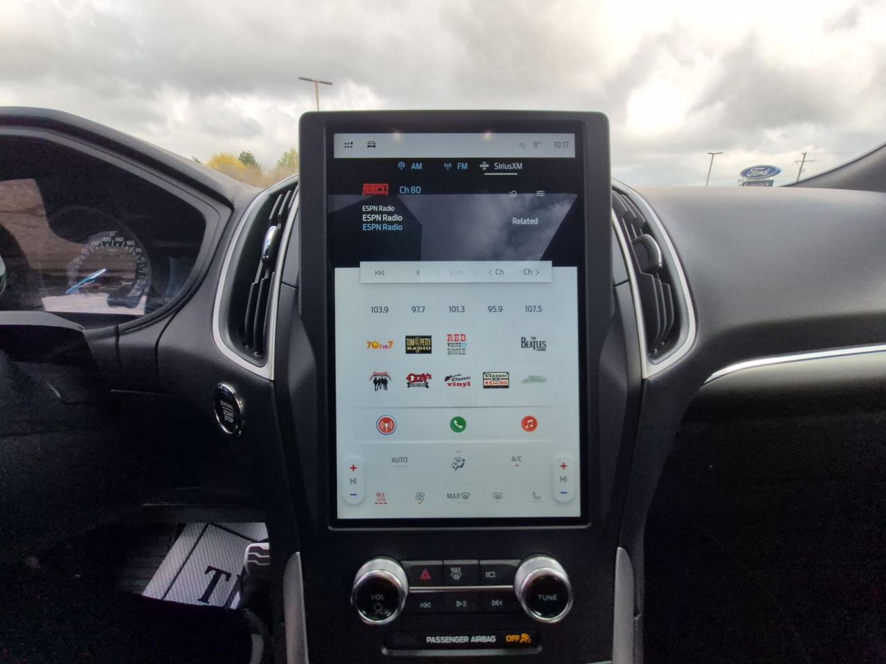 2024 Ford Edge ST LINE, PREVIOUS DEMO! PANO ROOF, HEATED SEATS Photo