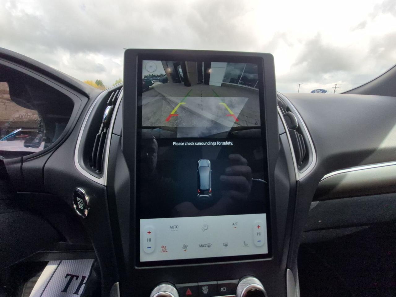 2024 Ford Edge ST LINE, PREVIOUS DEMO! PANO ROOF, HEATED SEATS Photo
