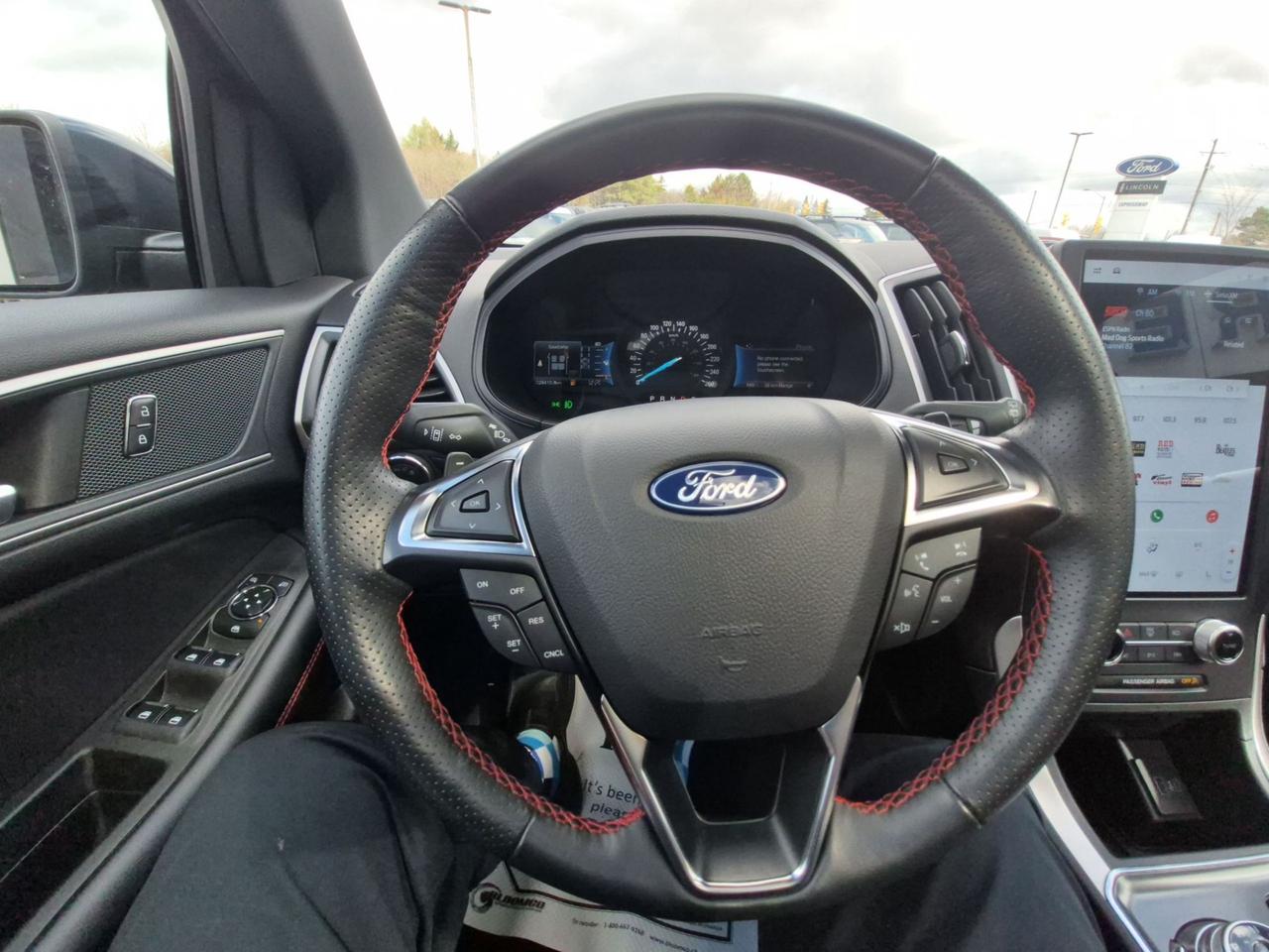 2024 Ford Edge ST LINE, PREVIOUS DEMO! PANO ROOF, HEATED SEATS Photo