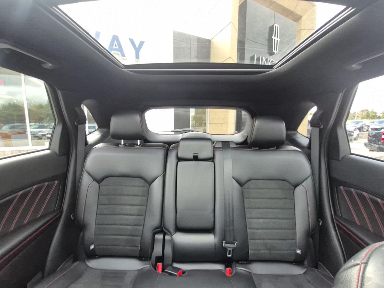 2024 Ford Edge ST LINE, PREVIOUS DEMO! PANO ROOF, HEATED SEATS Photo