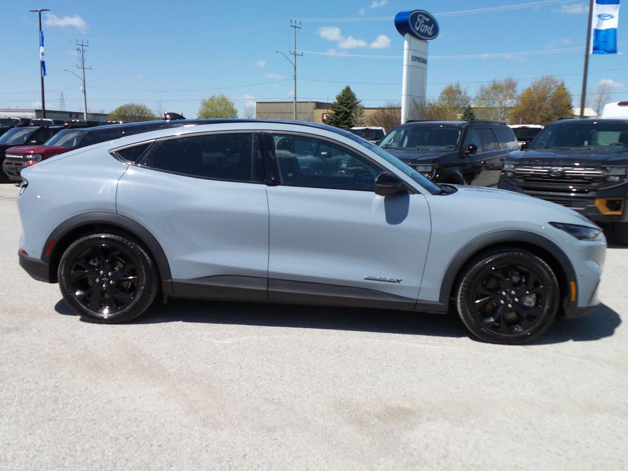 2024 Ford Mustang Mach-E HEATED STEERING WHEEL AND SEATS! EXTENDED BATTERY Photo3