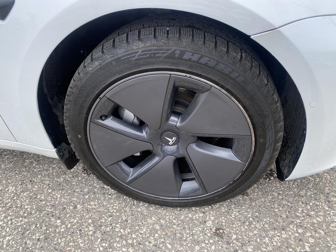 2022 Tesla Model 3 STANDARD RANGE PLUS Photo