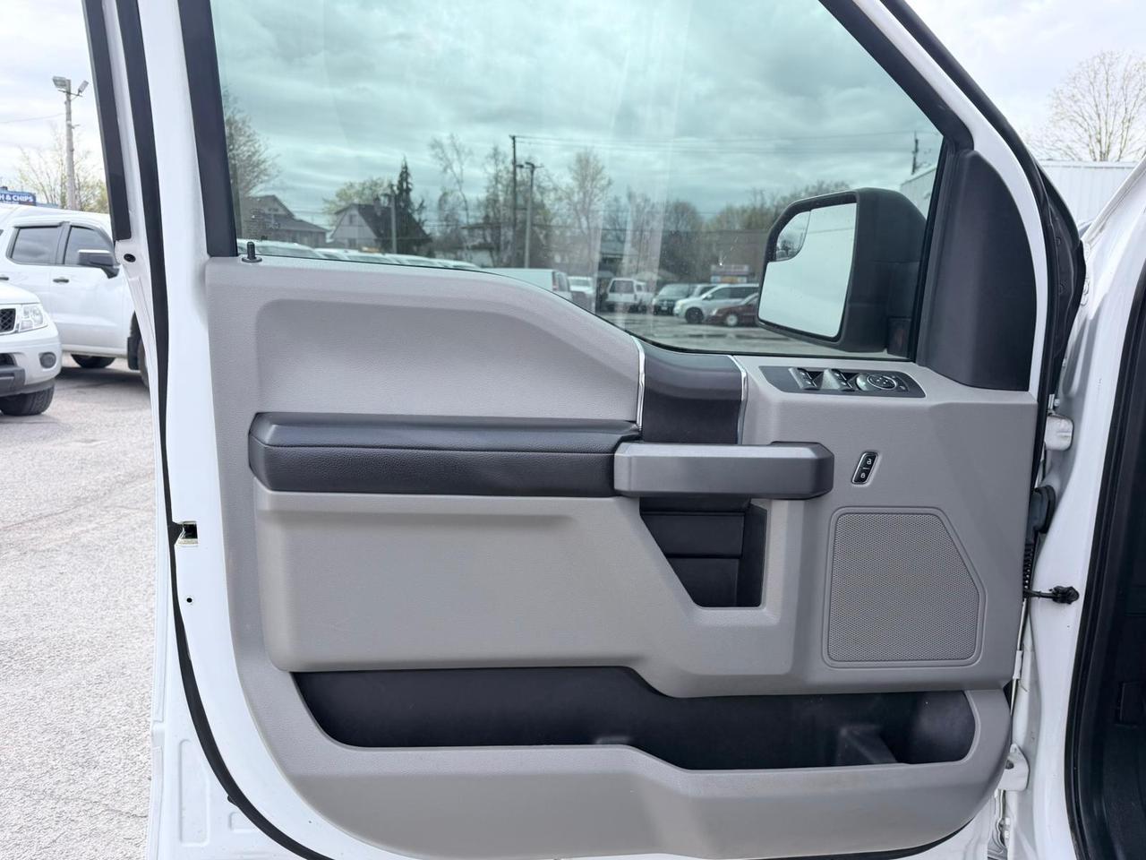 2018 Ford F-150 XLT CREW CAB SHORT BED Photo