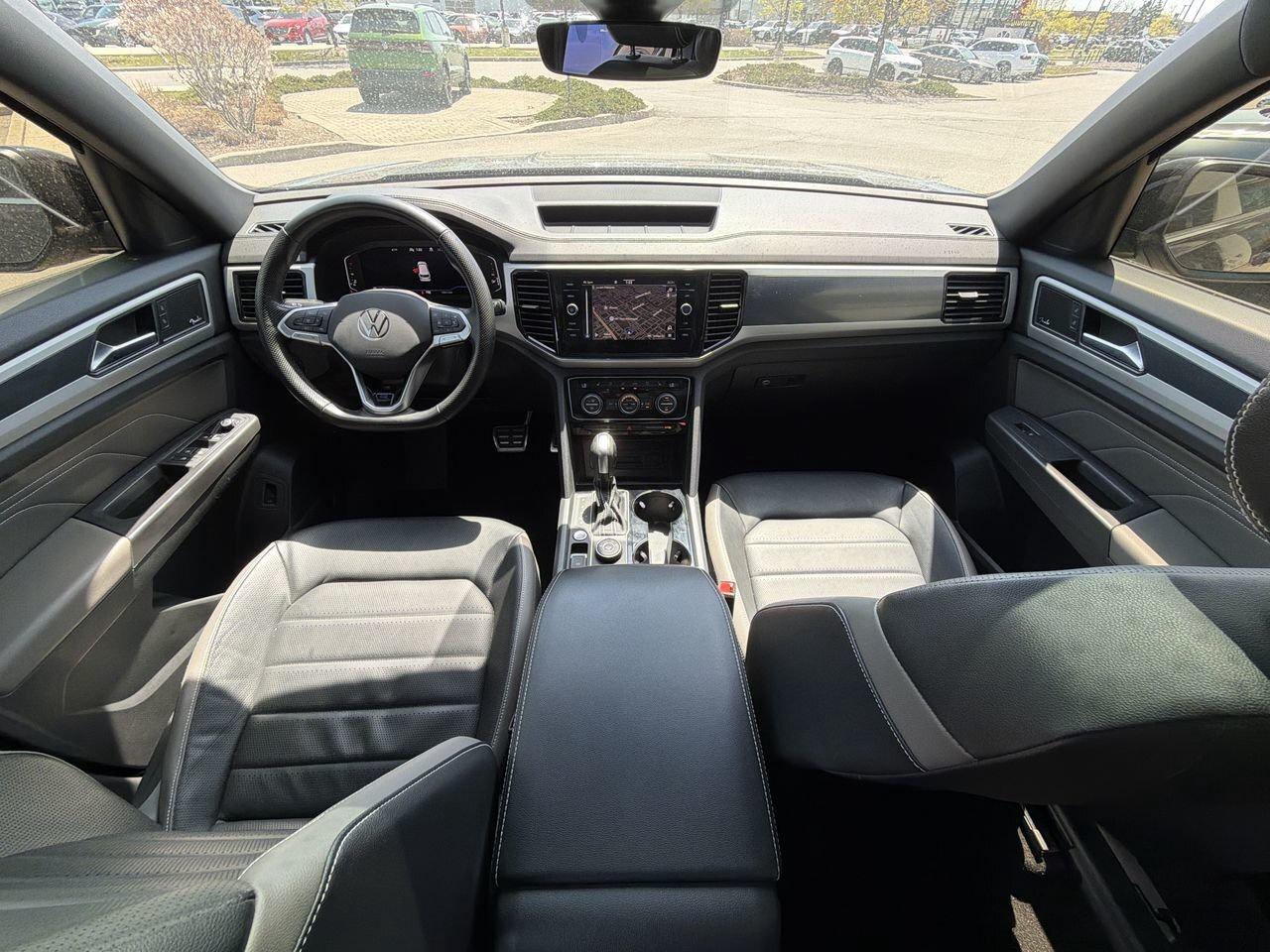 2023 Volkswagen Atlas Cross Sport Execline 3.6L 8sp at w/Tip 4MOTION Leather  Alloy Photo
