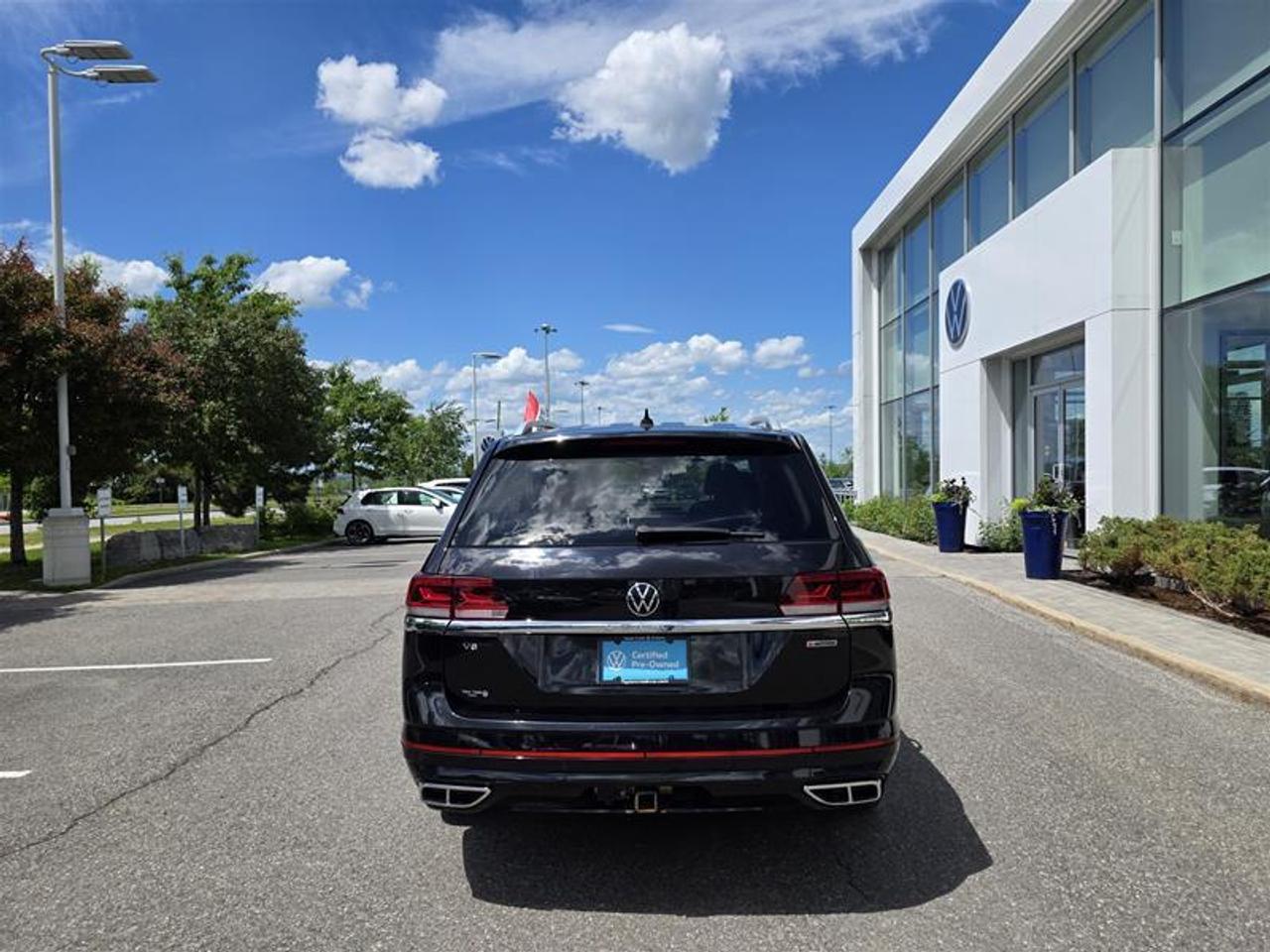 2022 Volkswagen Atlas Execline 3.6L 8sp at w/Tip 4MOTION Photo