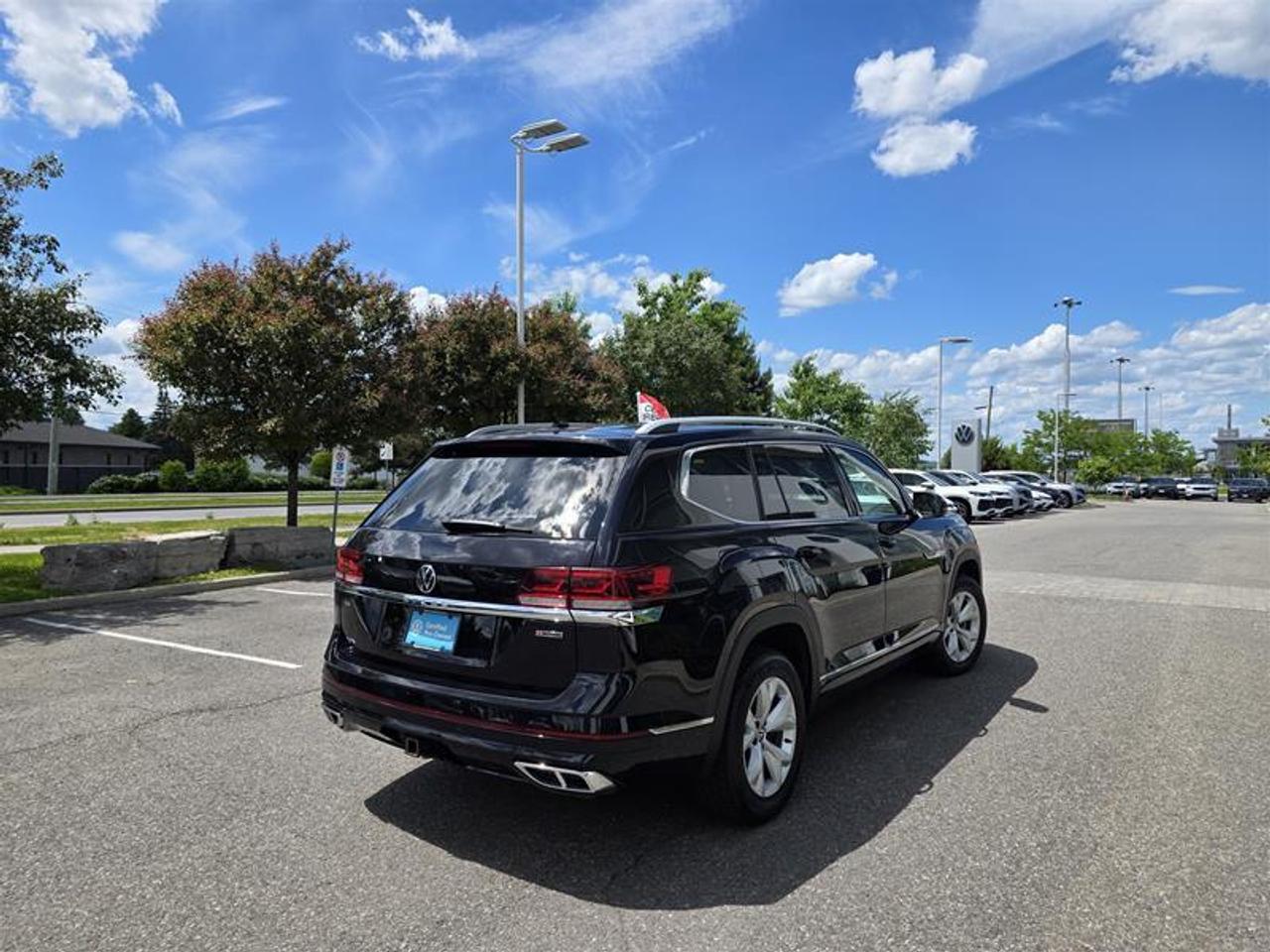 2022 Volkswagen Atlas Execline 3.6L 8sp at w/Tip 4MOTION Photo