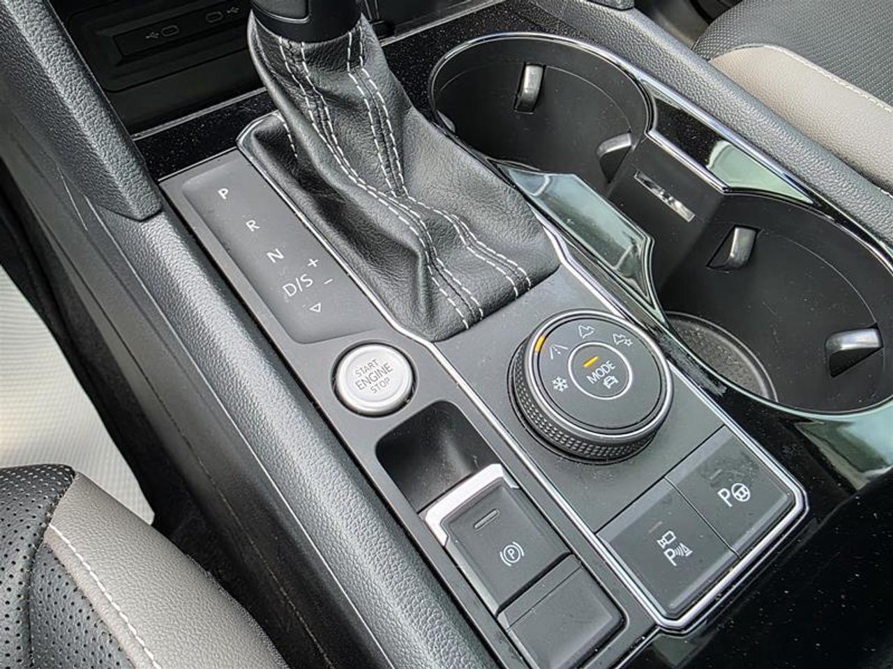 2022 Volkswagen Atlas Execline 3.6L 8sp at w/Tip 4MOTION Photo