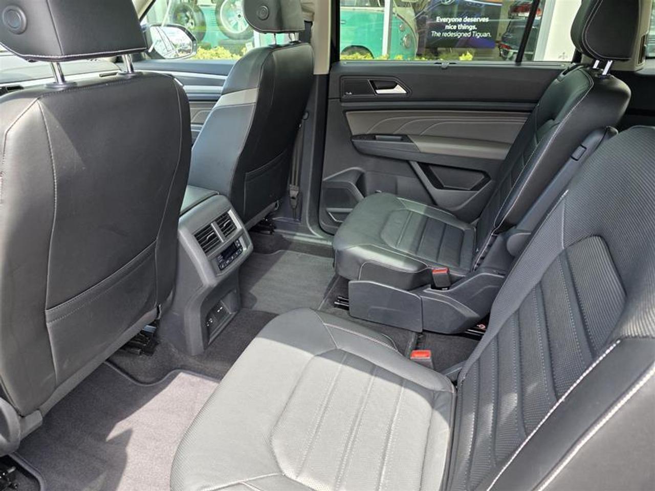 2022 Volkswagen Atlas Execline 3.6L 8sp at w/Tip 4MOTION Photo