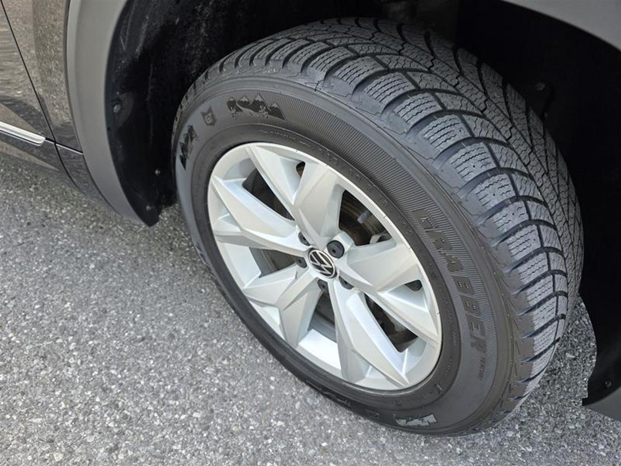 2022 Volkswagen Atlas Execline 3.6L 8sp at w/Tip 4MOTION Photo