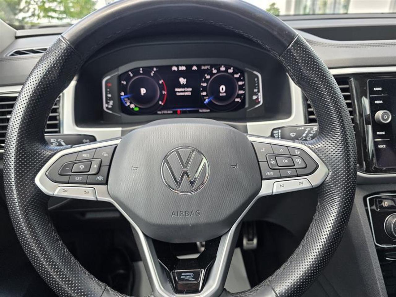 2022 Volkswagen Atlas Execline 3.6L 8sp at w/Tip 4MOTION Photo