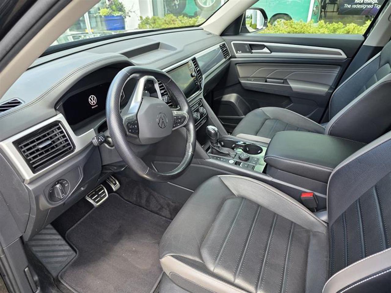 2022 Volkswagen Atlas Execline 3.6L 8sp at w/Tip 4MOTION Photo