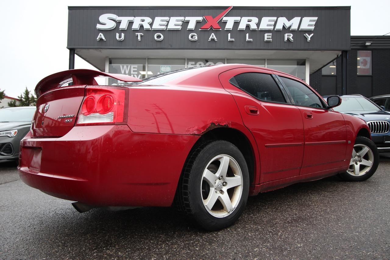 2010 Dodge Charger SXT- NO ACCIDENTS CLEAN CARFAX Photo