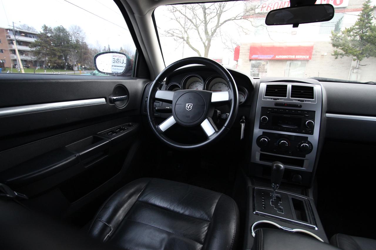 2010 Dodge Charger SXT- NO ACCIDENTS CLEAN CARFAX Photo