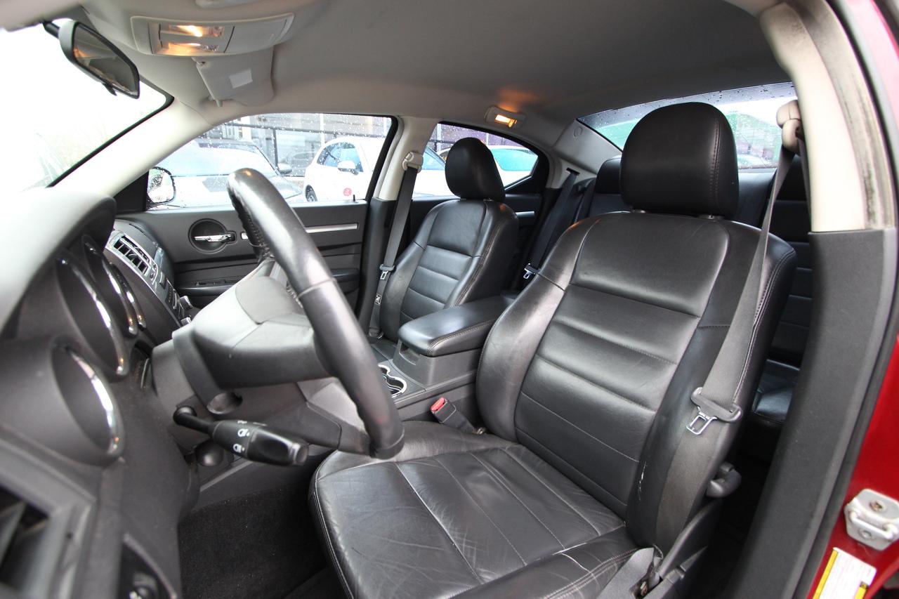 2010 Dodge Charger SXT- NO ACCIDENTS CLEAN CARFAX Photo