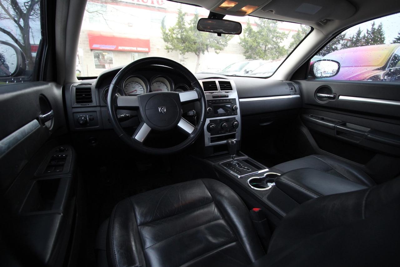 2010 Dodge Charger SXT- NO ACCIDENTS CLEAN CARFAX Photo