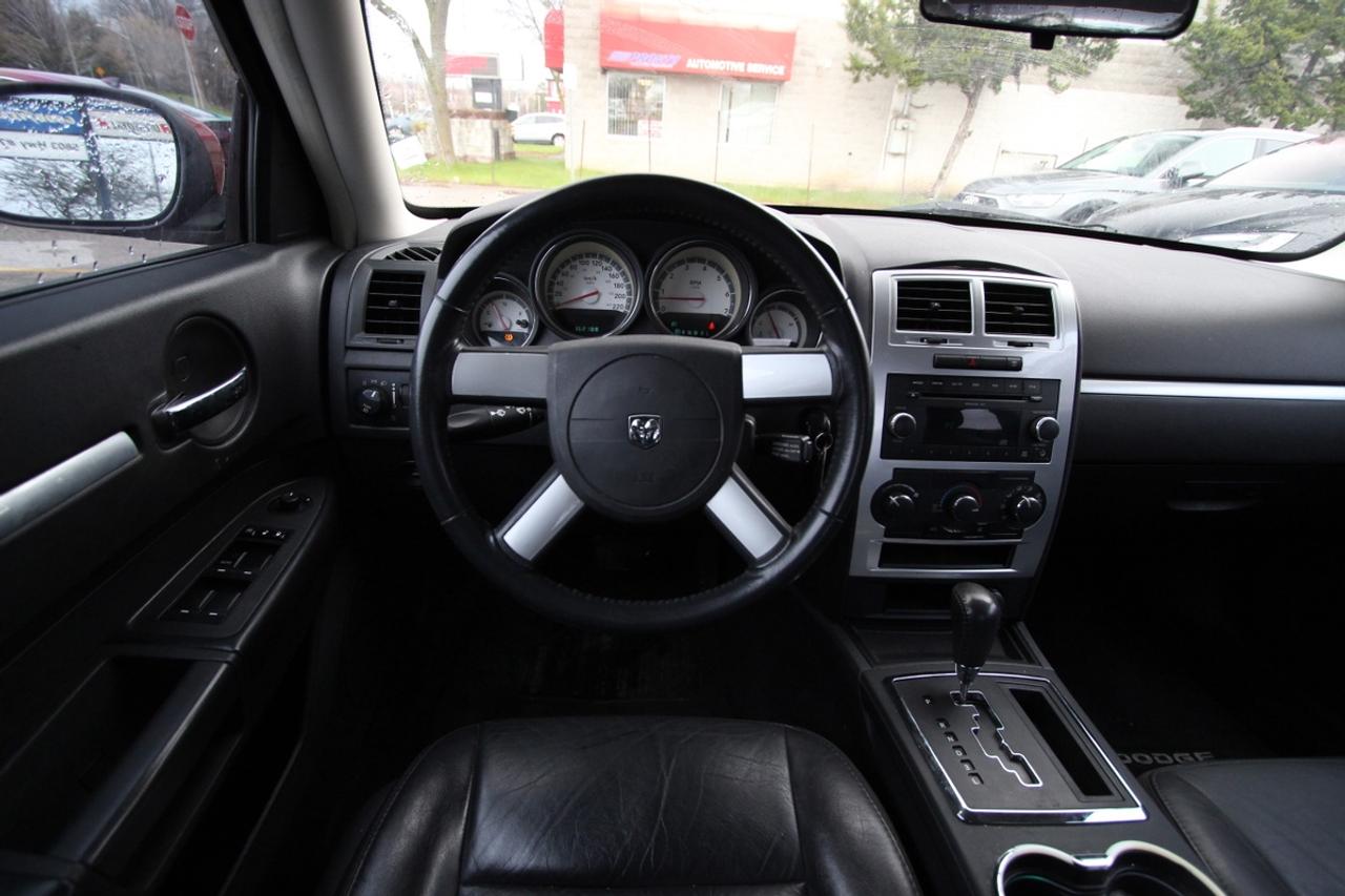 2010 Dodge Charger SXT- NO ACCIDENTS CLEAN CARFAX Photo