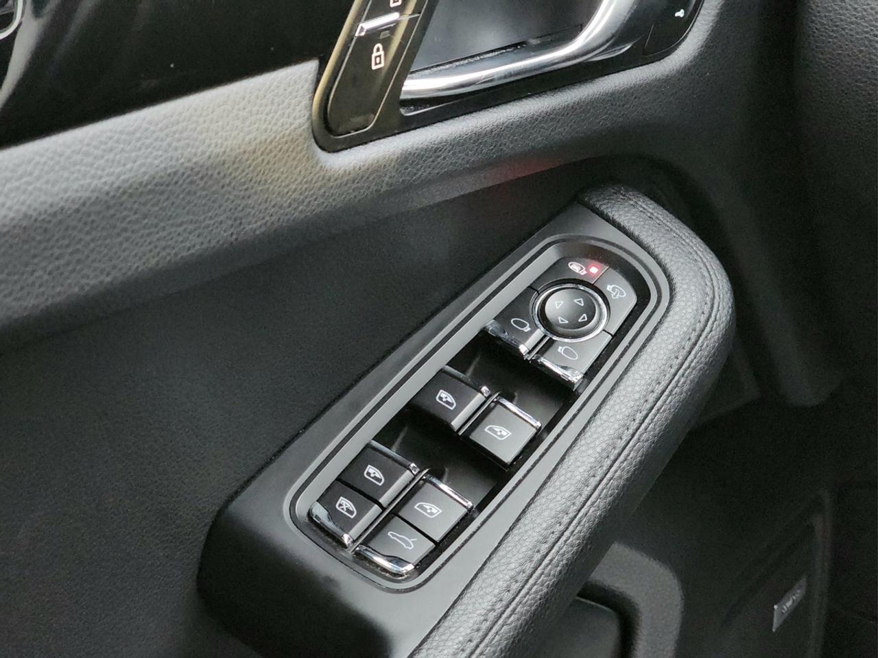 2019 Porsche Macan S | No Accidents! Photo