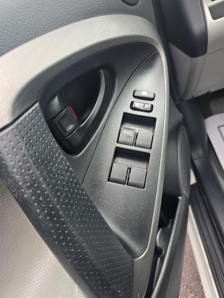 2011 Toyota RAV4 BASE Photo