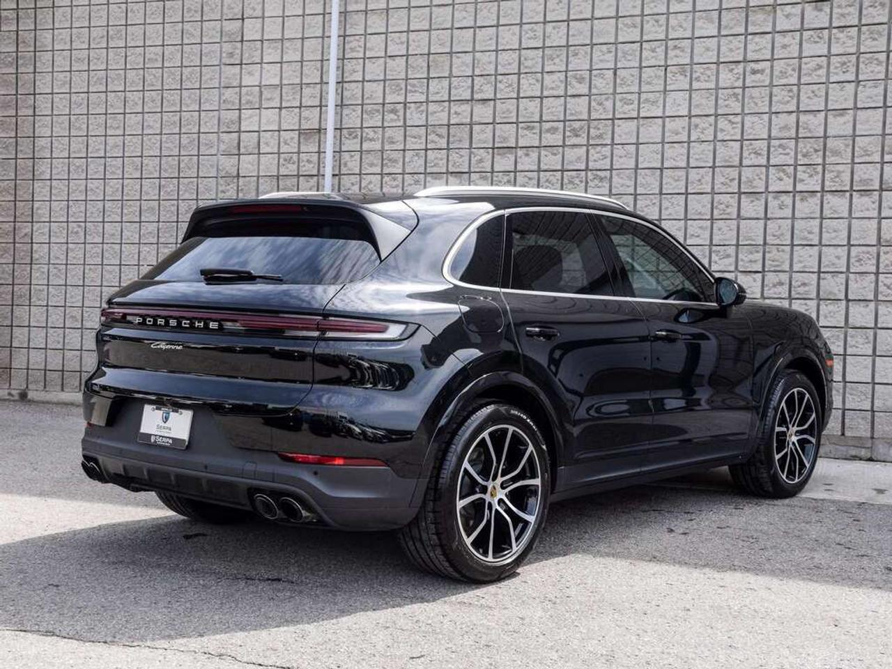 2024 Porsche Cayenne Base 4dr All-wheel Drive Photo3