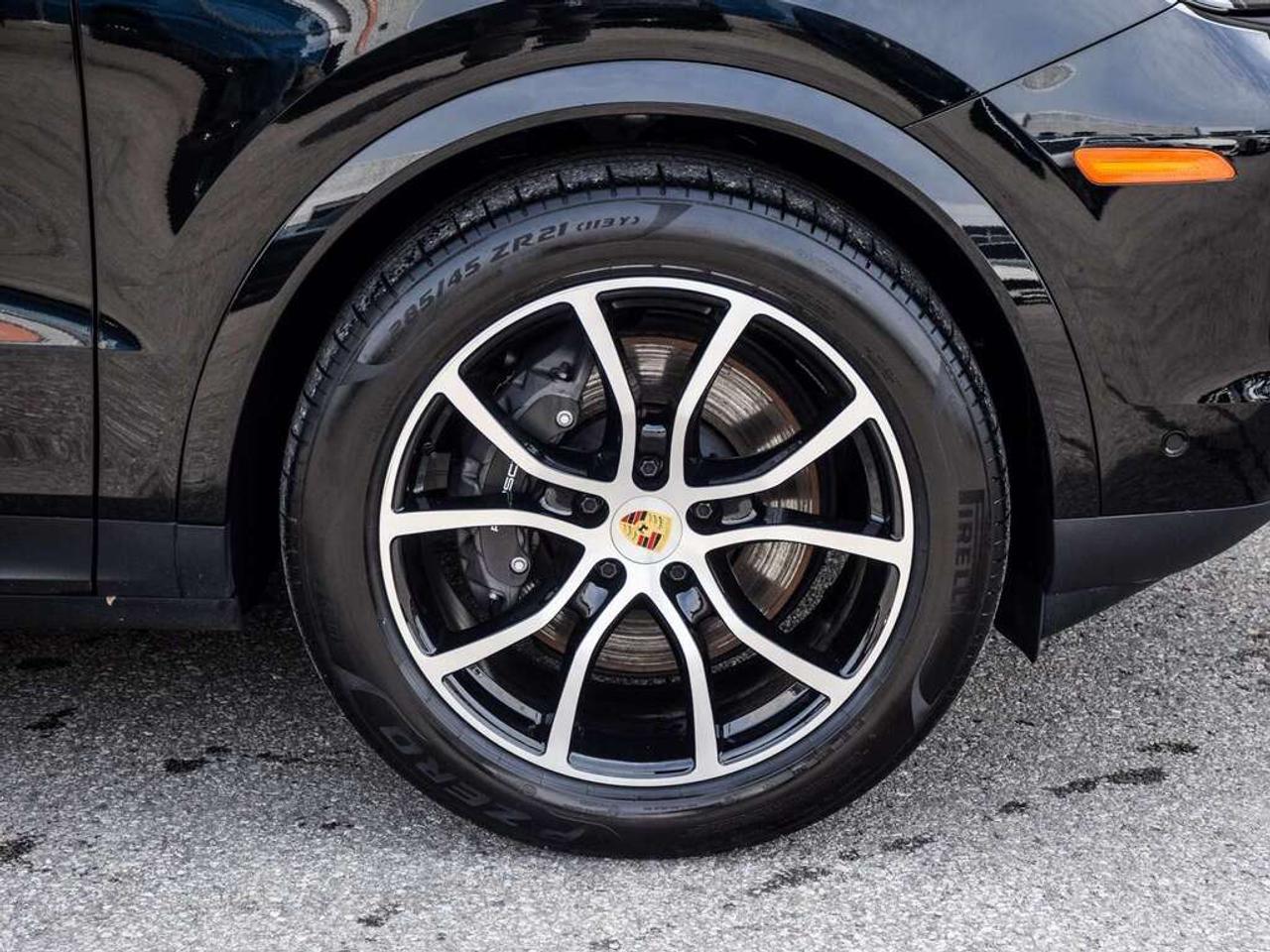 2024 Porsche Cayenne Base 4dr All-wheel Drive Photo