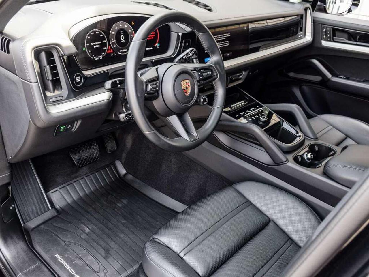 2024 Porsche Cayenne Base 4dr All-wheel Drive Photo