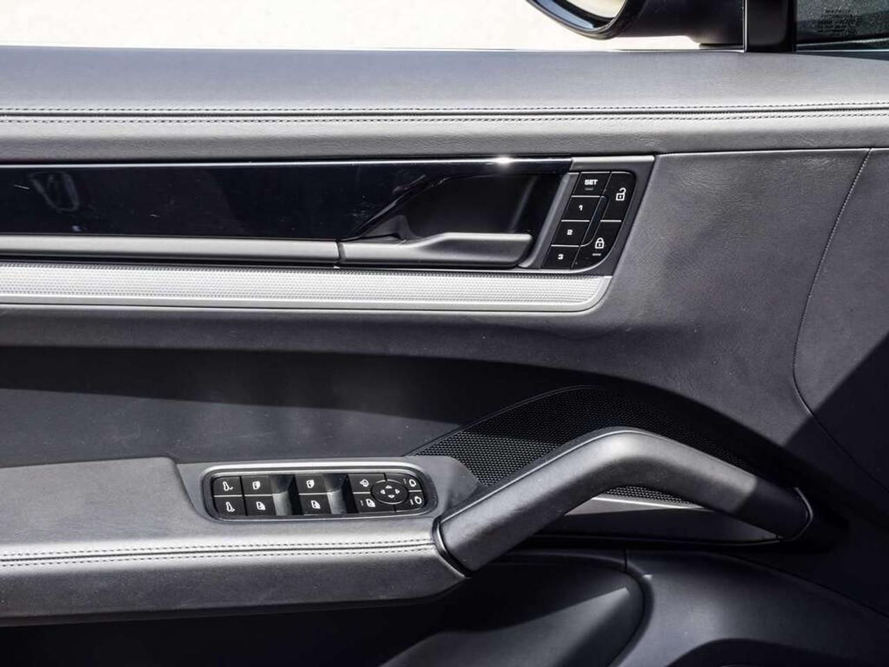 2024 Porsche Cayenne Base 4dr All-wheel Drive Photo