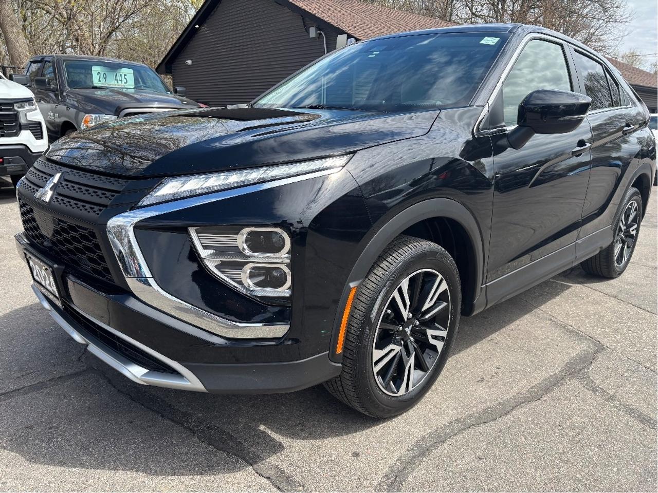 2024 Mitsubishi Eclipse Cross LE S AWC HEATED STEERING ONE OWNER CLEAN CAR Photo