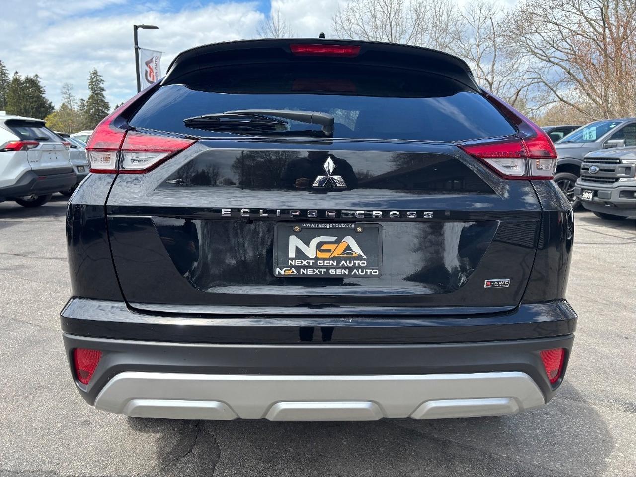 2024 Mitsubishi Eclipse Cross LE S AWC HEATED STEERING ONE OWNER CLEAN CAR Photo