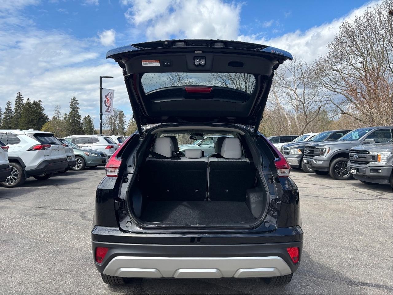 2024 Mitsubishi Eclipse Cross LE S AWC HEATED STEERING ONE OWNER CLEAN CAR Photo