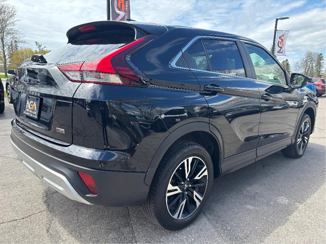 2024 Mitsubishi Eclipse Cross LE S AWC HEATED STEERING ONE OWNER CLEAN CAR Photo