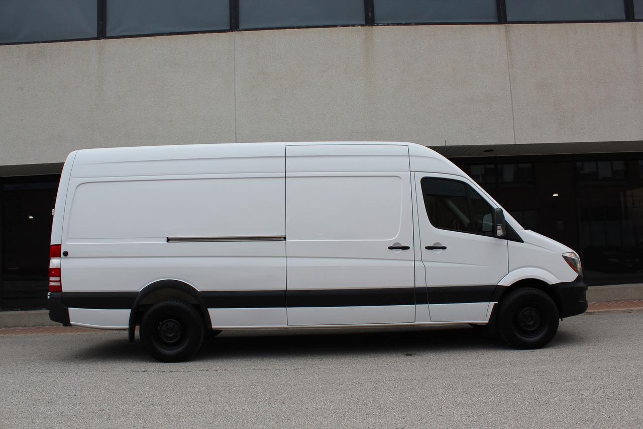 2018 Mercedes-Benz Sprinter Cargo Van 170" FULL SIZE - "3.0L DIESEL" - "TOW PKG" Photo4
