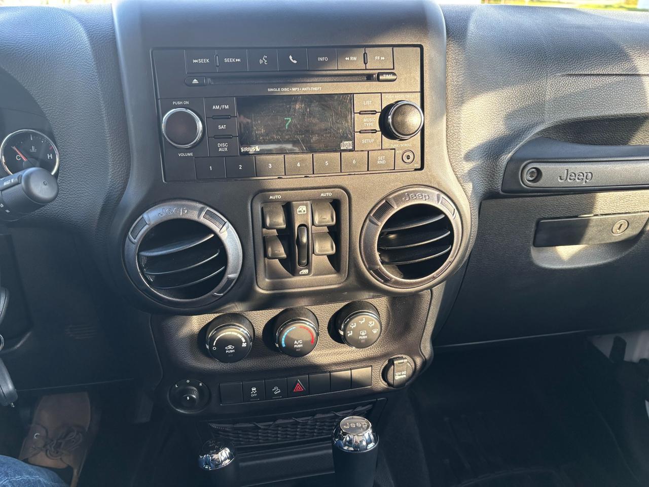 2017 Jeep WRANGLER UNLIMITED Sport 4dr 4x4 Photo