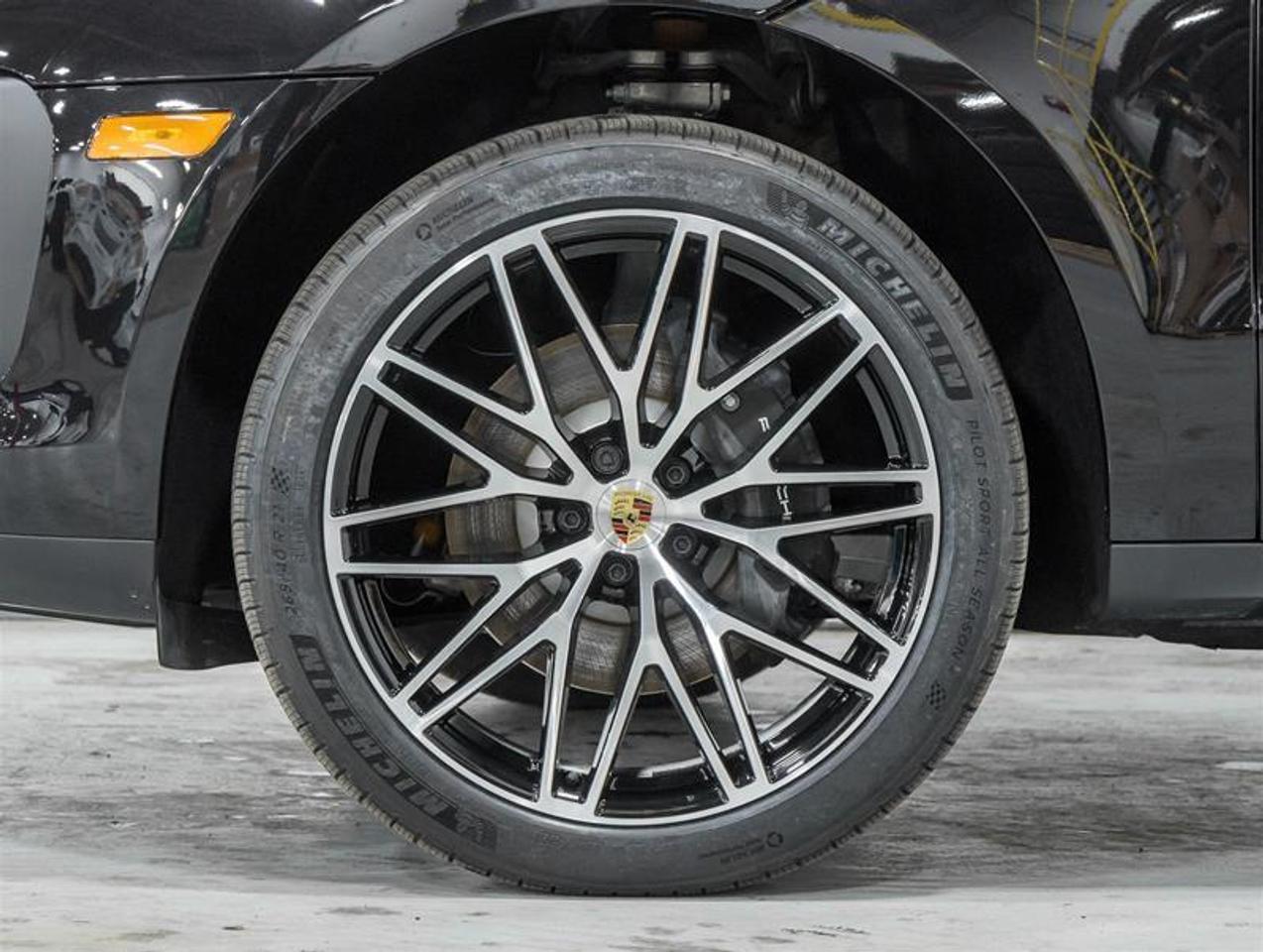 2026 Porsche Macan  Photo