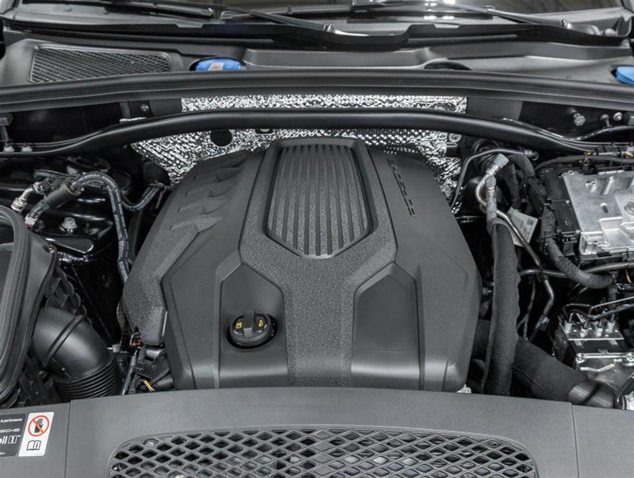 2026 Porsche Macan  Photo