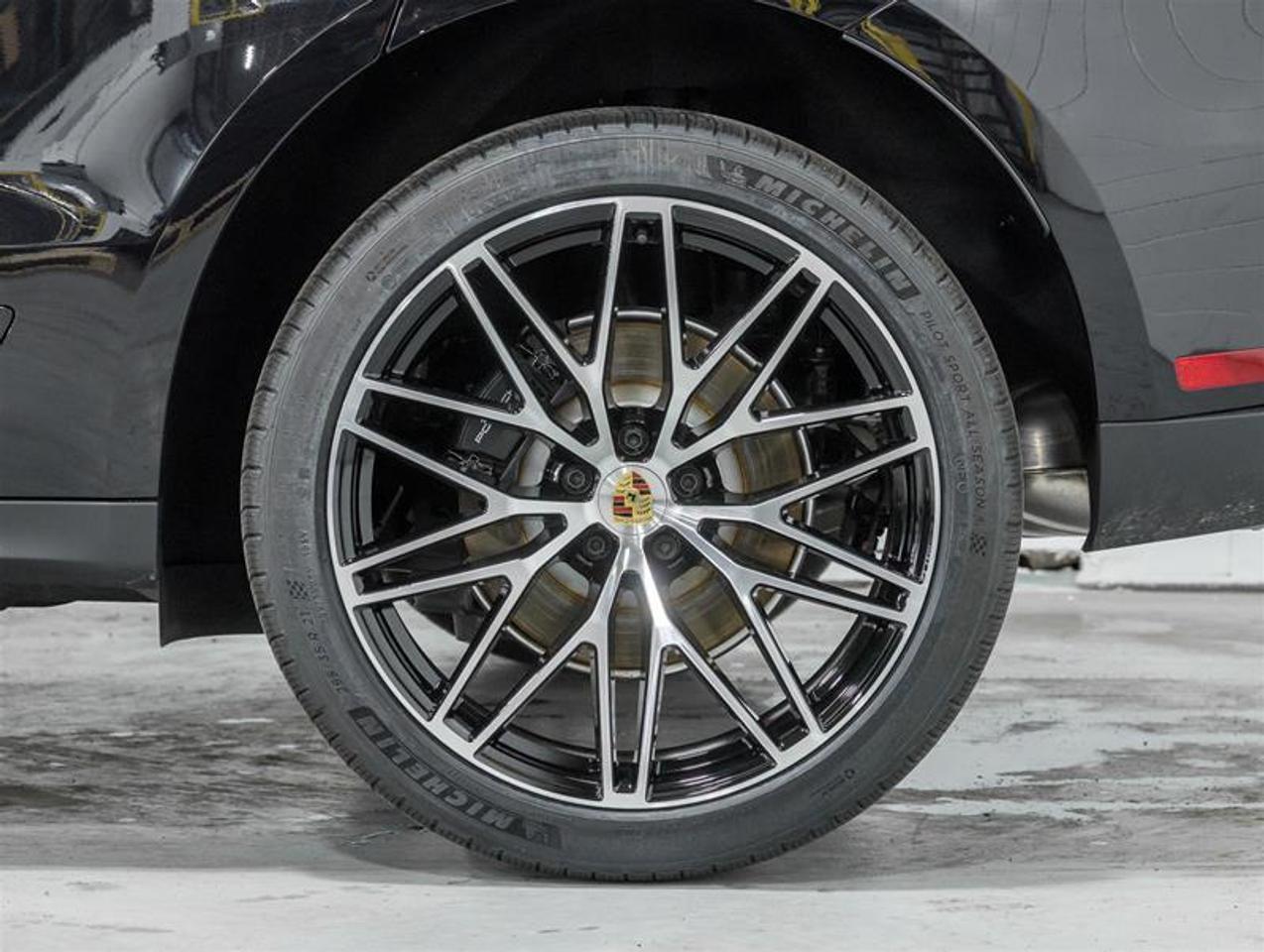 2026 Porsche Macan  Photo