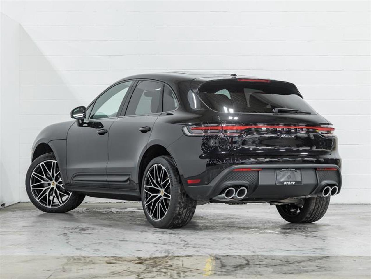 2026 Porsche Macan  Photo