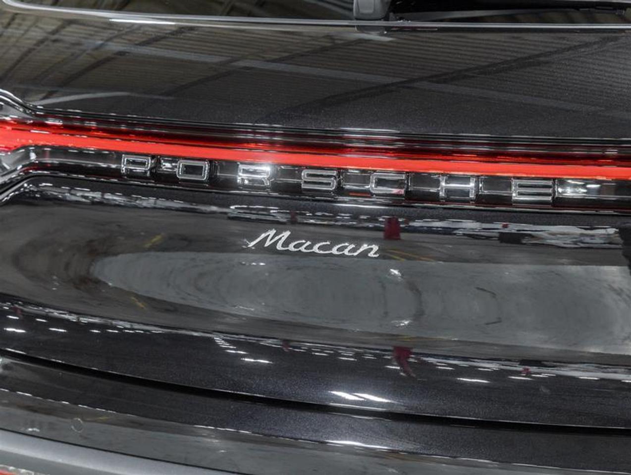 2026 Porsche Macan  Photo