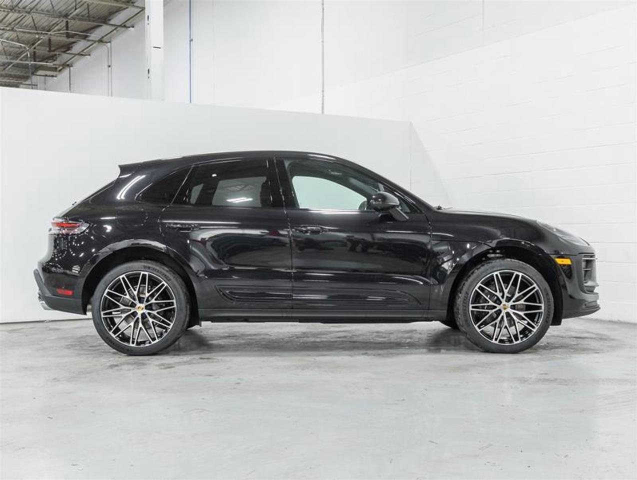 2026 Porsche Macan  Photo