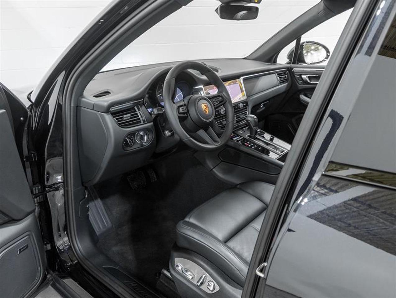 2026 Porsche Macan  Photo