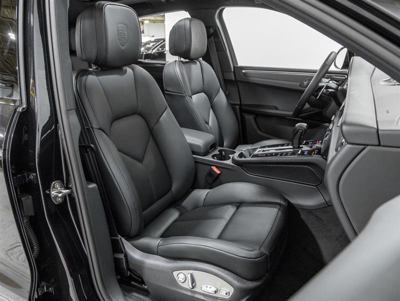 2026 Porsche Macan  Photo