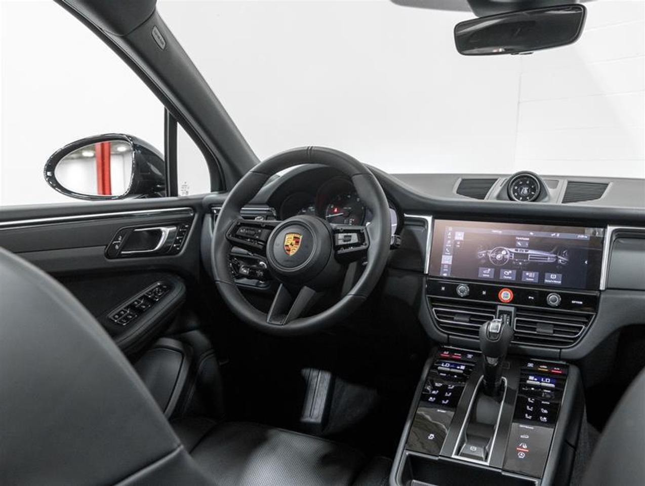 2026 Porsche Macan  Photo