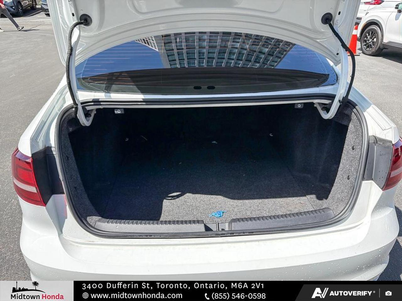 2016 Volkswagen Jetta Sedan VdpUrlEn Photo