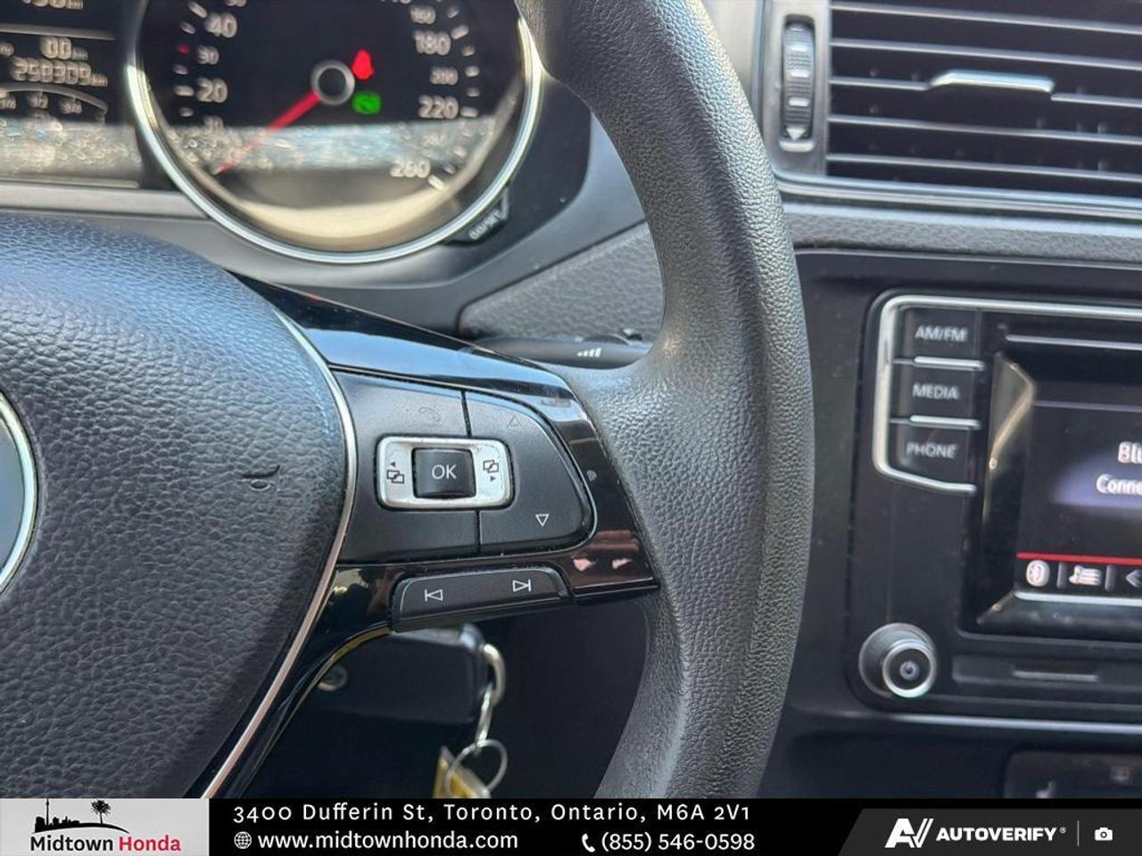 2016 Volkswagen Jetta Sedan VdpUrlEn Photo