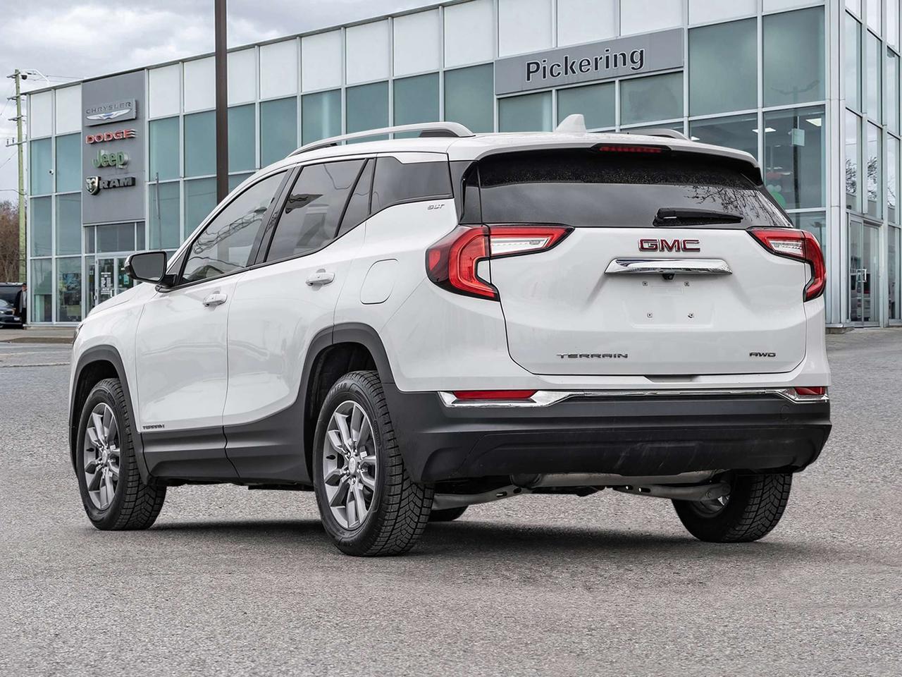 2024 GMC Terrain AWD 4DR SLT Photo