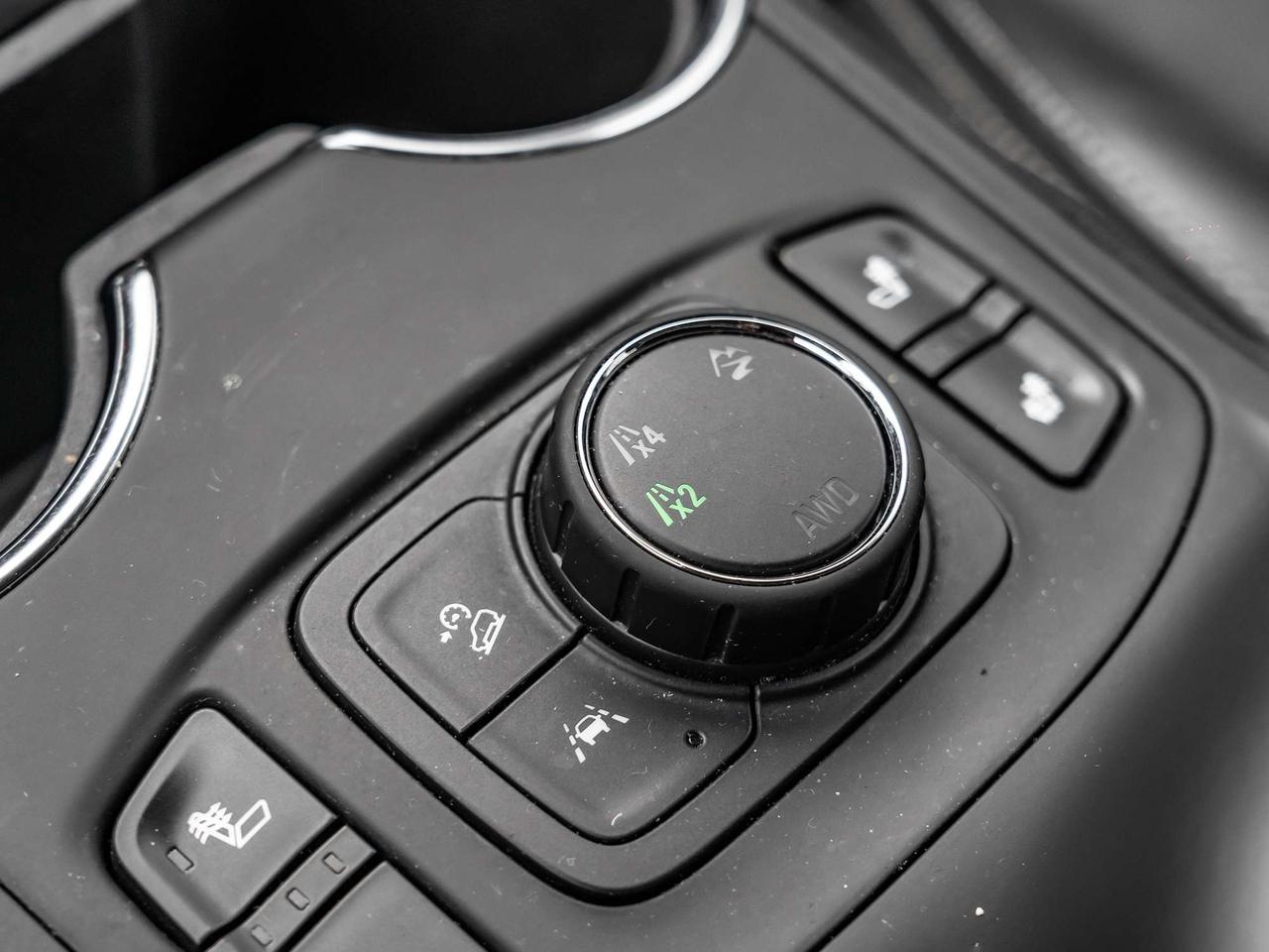 2024 GMC Terrain AWD 4DR SLT Photo