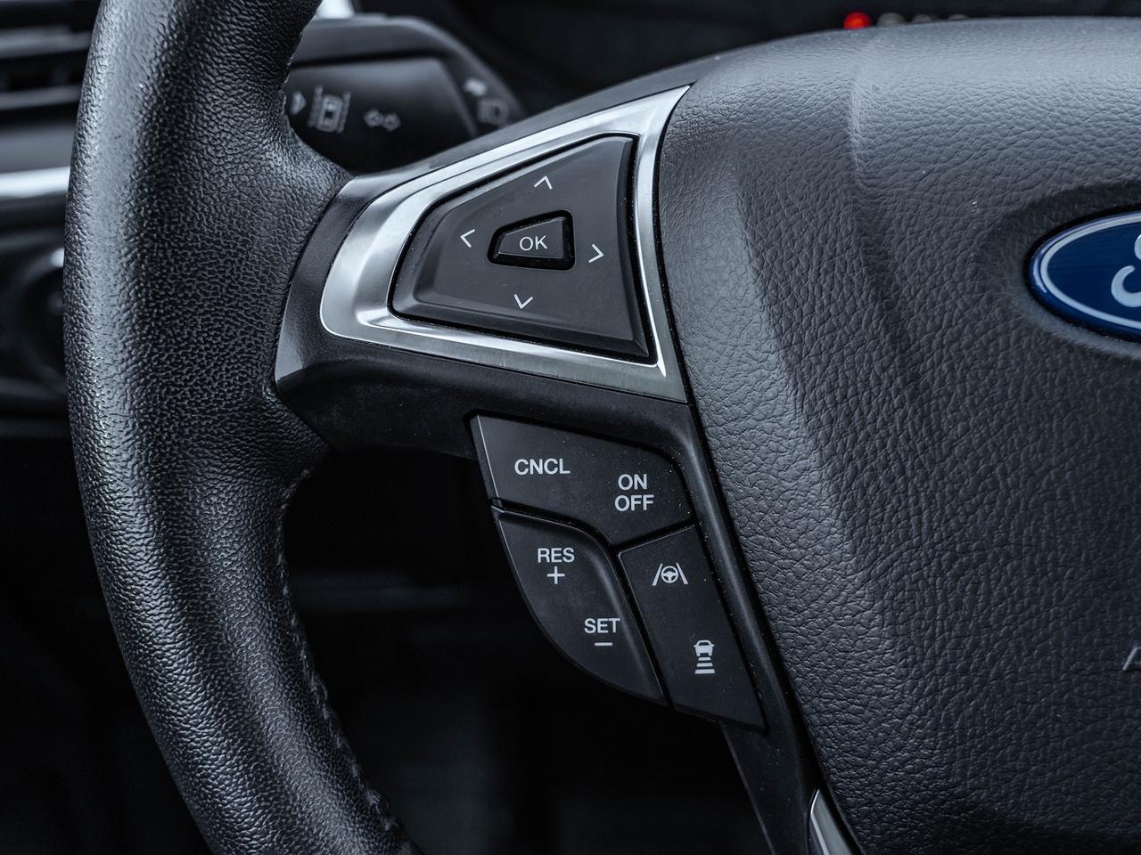 2021 Ford Edge Titanium AWD  ROOF  NAVI  LEATHER SEATS Photo
